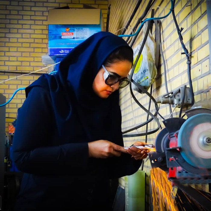 آشنایی با اولین بانوی تراشکار ایران